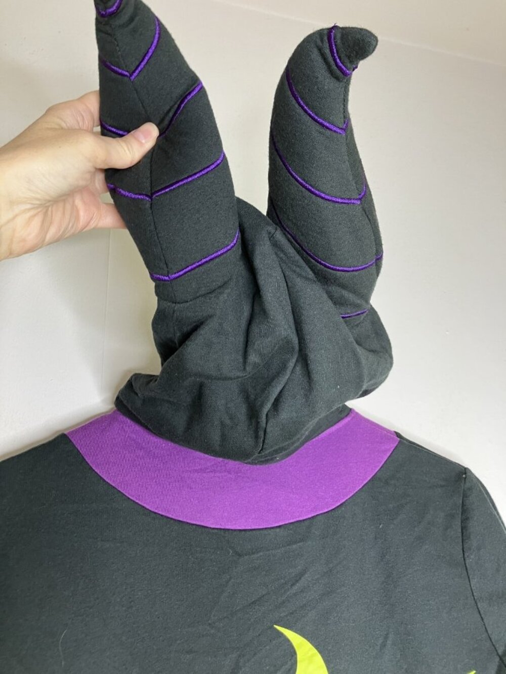 Disney Parks Maleficent Horns Hoodie Women's L Black Purple Green Full Zip - Picture 8 of 9